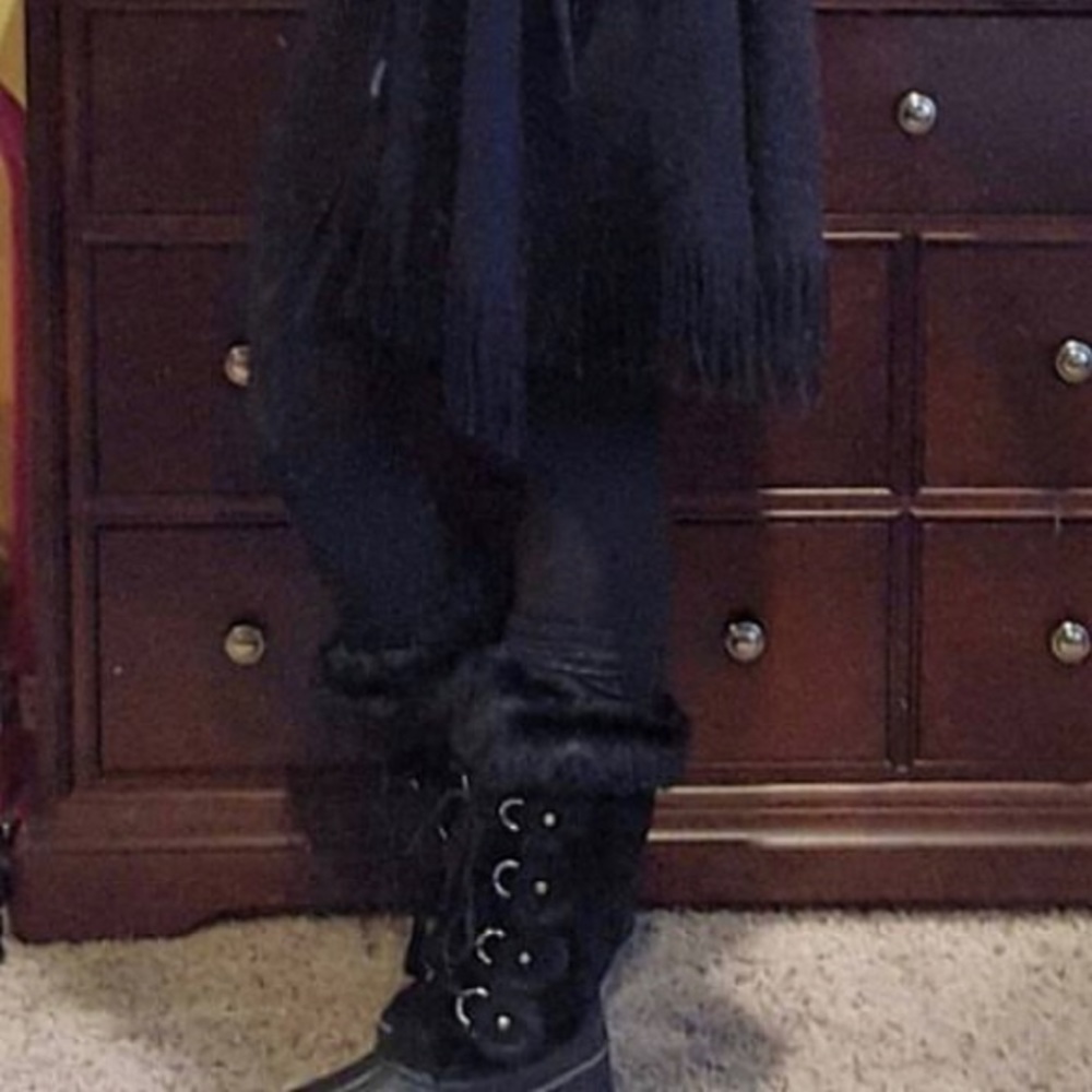 Fuzzy snow boots